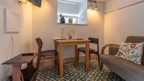 Basic Apartment | Interior - Rua da Biquinha 7 (Sintra)