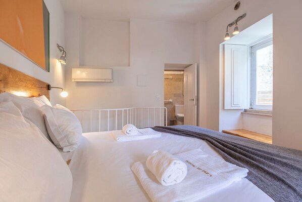 Basic Duplex | 1 bedroom, free WiFi - Rua da Biquinha 7 (Sintra)