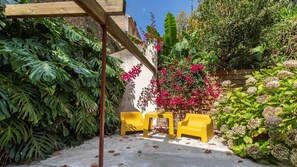 Front of property - Rua da Biquinha 7 (Sintra)