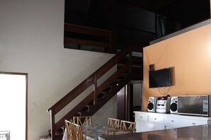 雪櫃、微波爐、焗爐