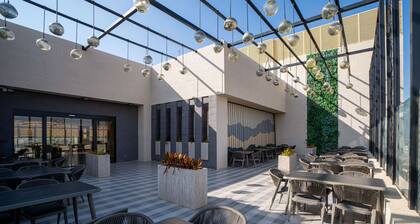 Best Western Plus Danat Almansak Hotel