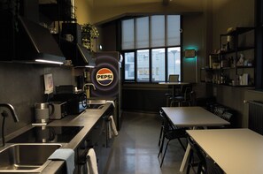 電冰箱、微波爐、烤箱、洗碗機