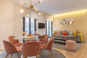 Dining - City Center Madrid for 4 pax (Espoz y Mina I) (Madrid)