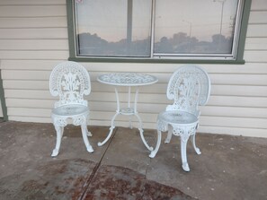 Terrace/patio - House 1BR-3BR, 1-6 Guests, 5 min to Bendigo CBD, Bendigo Hospital & showgrounds (North Bendigo)
