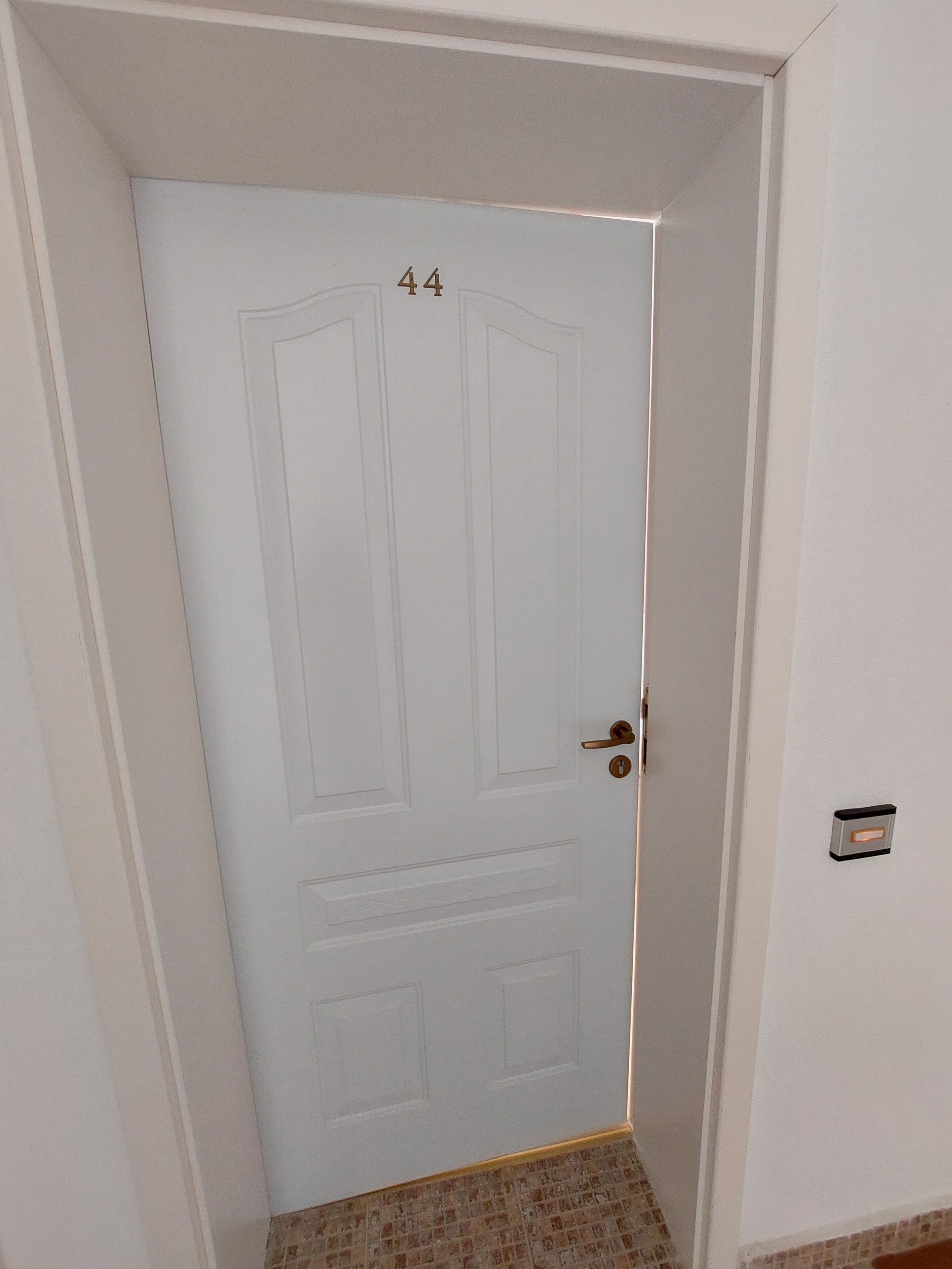 Room, 1 Bedroom, Balcony, City View | Property entrance