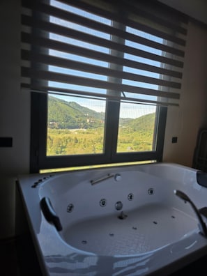 Premium bedding, minibar, desk, bed sheets - Green Hill Pension  (Ardesen)