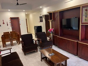 Interior - Maruthi Villa, Walkable to Beach. Pet-Friendly! (Visakhapatnam)