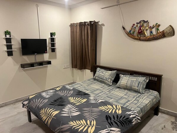 2 bedrooms, WiFi - Maruthi Villa, Walkable to Beach. Pet-Friendly! (Visakhapatnam)