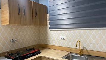 Apartment, 1 Bedroom | Private kitchen | Cookware/dishes/utensils