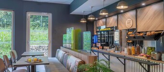 โรงแรม B&B แอนเนซี คราน-เจฟเรียร์