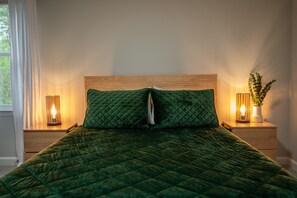 2 Schlafzimmer, Schreibtisch, Bügeleisen/Bügelbrett, Reisekinderbett