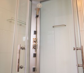 Hair dryer, towels - Golf and thermal spa vacation home Golfblick Bad Loipersdorf (Gillersdorf)