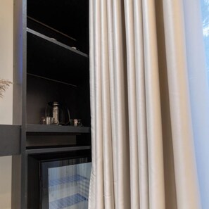 Bureau, chambres insonorisées, Wi-Fi gratuit