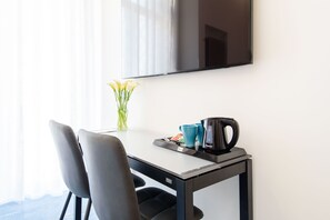 Frette Italian sheets, premium bedding, down duvets, memory-foam beds - Cloister Suites Amalfi (Amalfi)