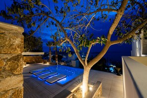Front of property - Numi Suites (Mykonos)
