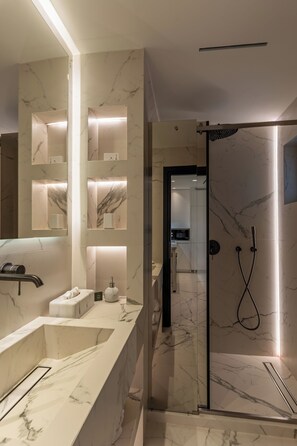 Junior Suite | Bathroom | Hair dryer, slippers - Numi Suites (Mykonos)