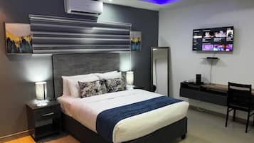 Executive Room | 1 bedroom, iron/ironing board, free WiFi