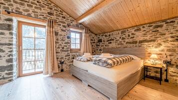 4 dormitorios, tabla de planchar con plancha, wifi y ropa de cama