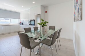 Dining - Aqua Villa, with jacuzzi and private pool (Lourinhã)