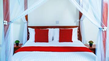 1 bedroom, desk, WiFi, bed sheets