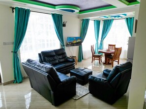 Smart TV, books, printers - Stargate Libra & Aries Apartment! Family-sized apartment with best Meru Mountain (Arusha Region)