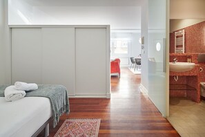 1 chambre, fer et planche Ă repasser, Wi-Fi gratuit, draps fournis