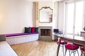 Apartment, 1 Bedroom | Living area | 40-inch flat-screen TV with digital channels - San Fermo Apartment (Milan)