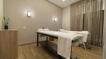 Couples treatment rooms, body treatments, deep-tissue massages