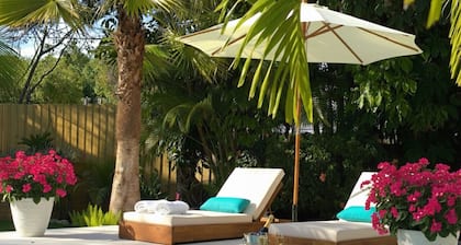 6BR | Heated Pool | Jacuzzi | Sauna | Beach area