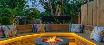 6BR | Heated Pool | Jacuzzi | Sauna | Beach area