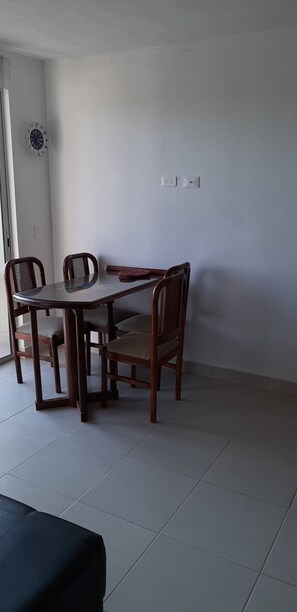 Dining - Bello Horizonte Plaza SMR Apartamento Nuevo (Santa Marta)