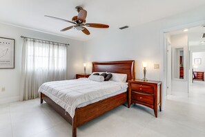 3 slaapkamers, een bureau, een strijkplank/strijkijzer, internet