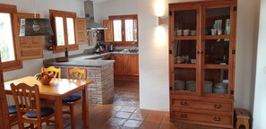 Kühlschrank, Ofen, Herdplatte, Geschirrspüler