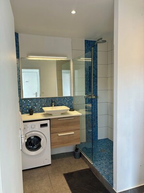 Towels, toilet paper - Bel Appartement Tout Équipé en Rez-de-jardin, Dans une Résidence Avec Piscine! (Saint-Martin)