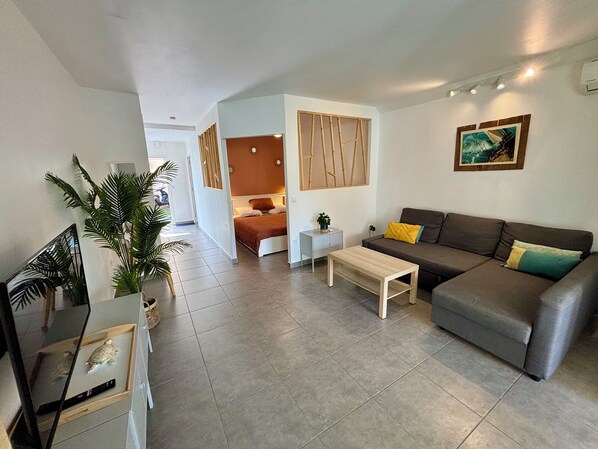 Smart TV - Bel Appartement Tout Équipé en Rez-de-jardin, Dans une Résidence Avec Piscine! (Saint-Martin)