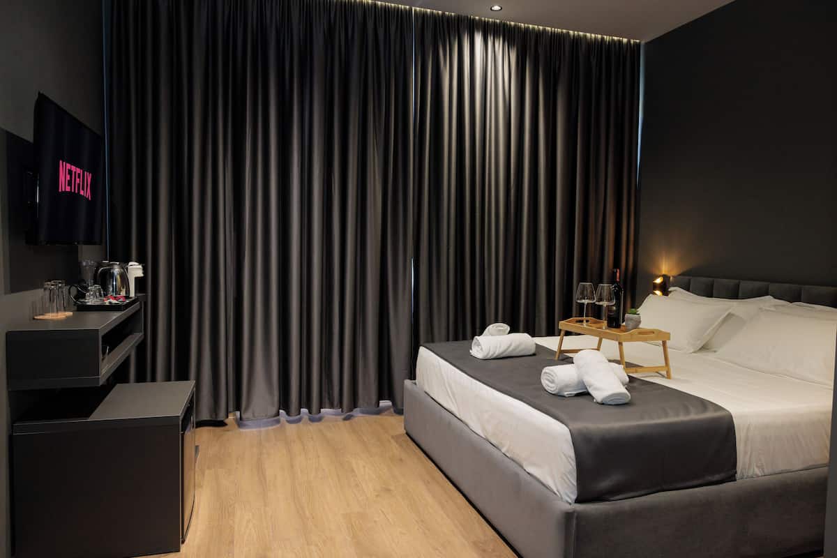 Deluxe Double Room | Desk, laptop workspace, blackout drapes, soundproofing