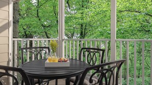Outdoor dining - Marriott's Fairway Villas, Galloway, New Jersey, United States (Galloway)