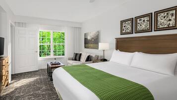 2 bedrooms, in-room safe, desk, iron/ironing board