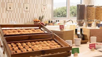 Free daily buffet breakfast