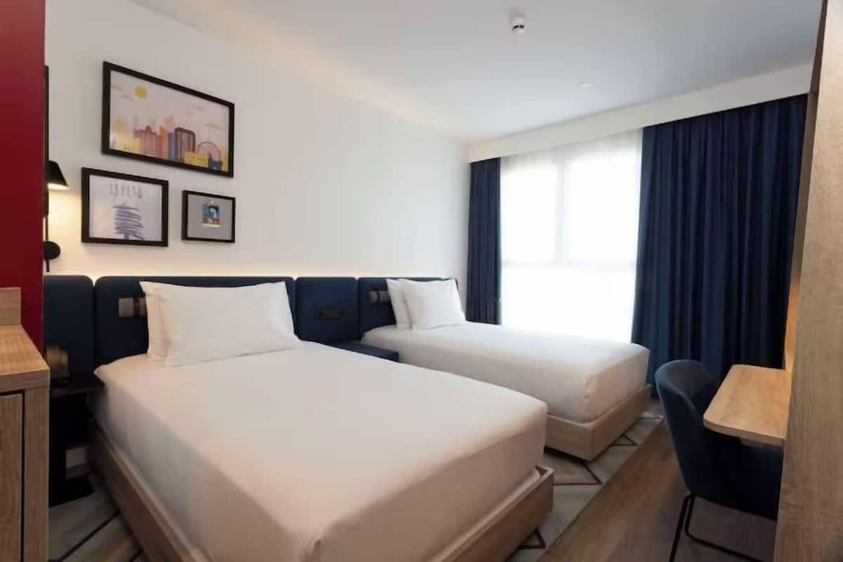 1 bedroom, premium bedding, memory-foam beds, minibar