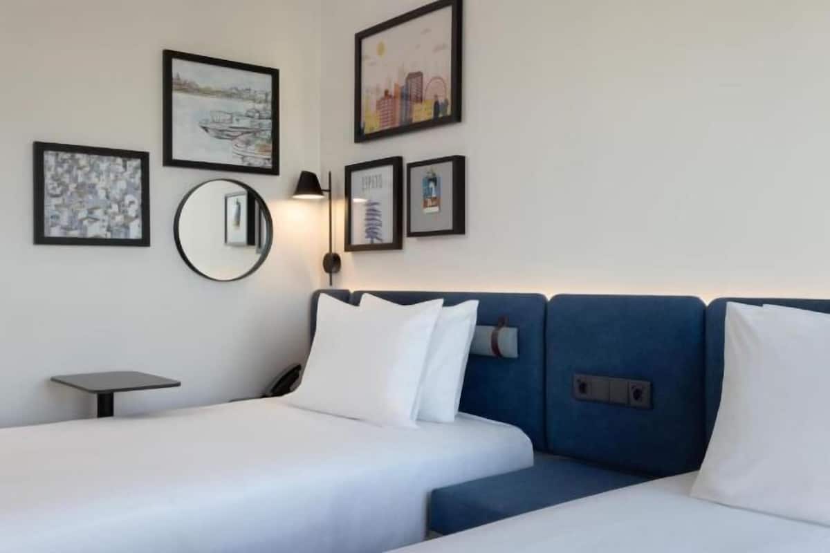 1 bedroom, premium bedding, memory-foam beds, minibar