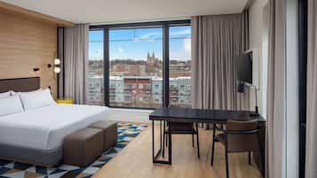 Deluxe Room, 1 King Bed, River View, Corner