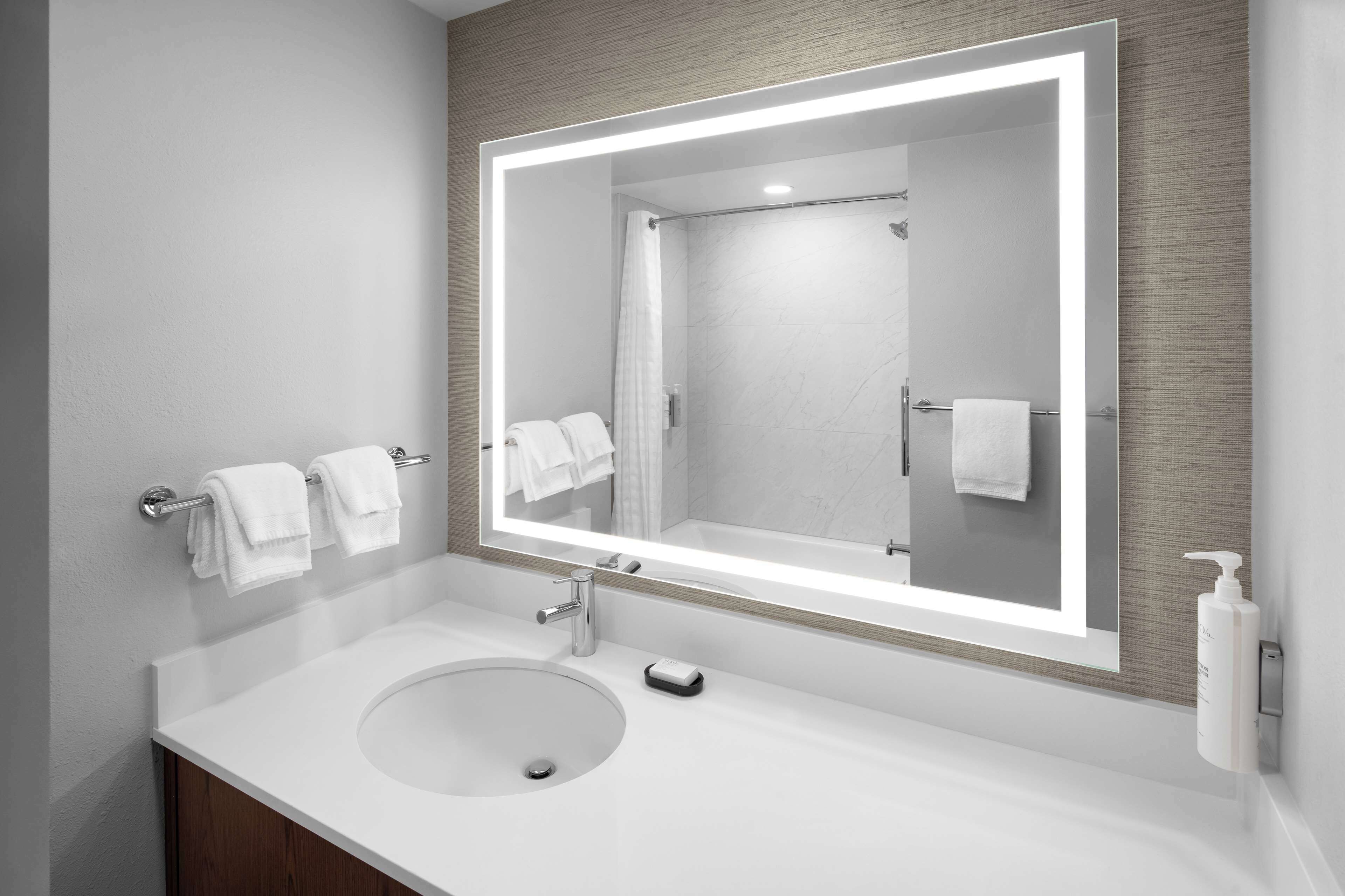 Foto - Embassy Suites By Hilton Madison Downtown