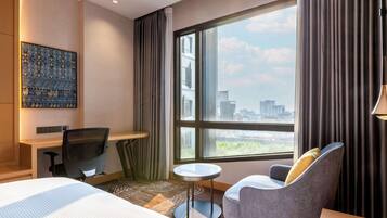 Down comforters, minibar, in-room safe, desk