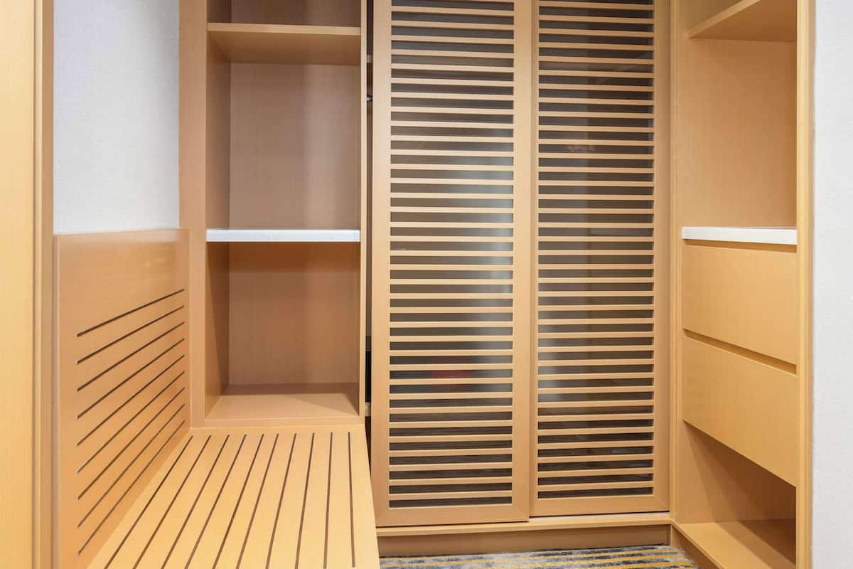 Suite Premium, 1 cama King size | 1 habitación, edredón, minibar y caja de seguridad en la habitación