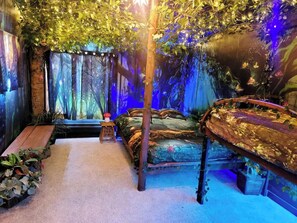 Iron/ironing board, travel crib, WiFi, bed sheets