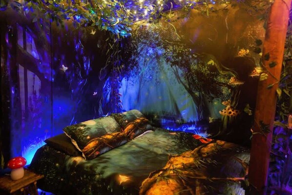 Iron/ironing board, travel crib, WiFi, bed sheets