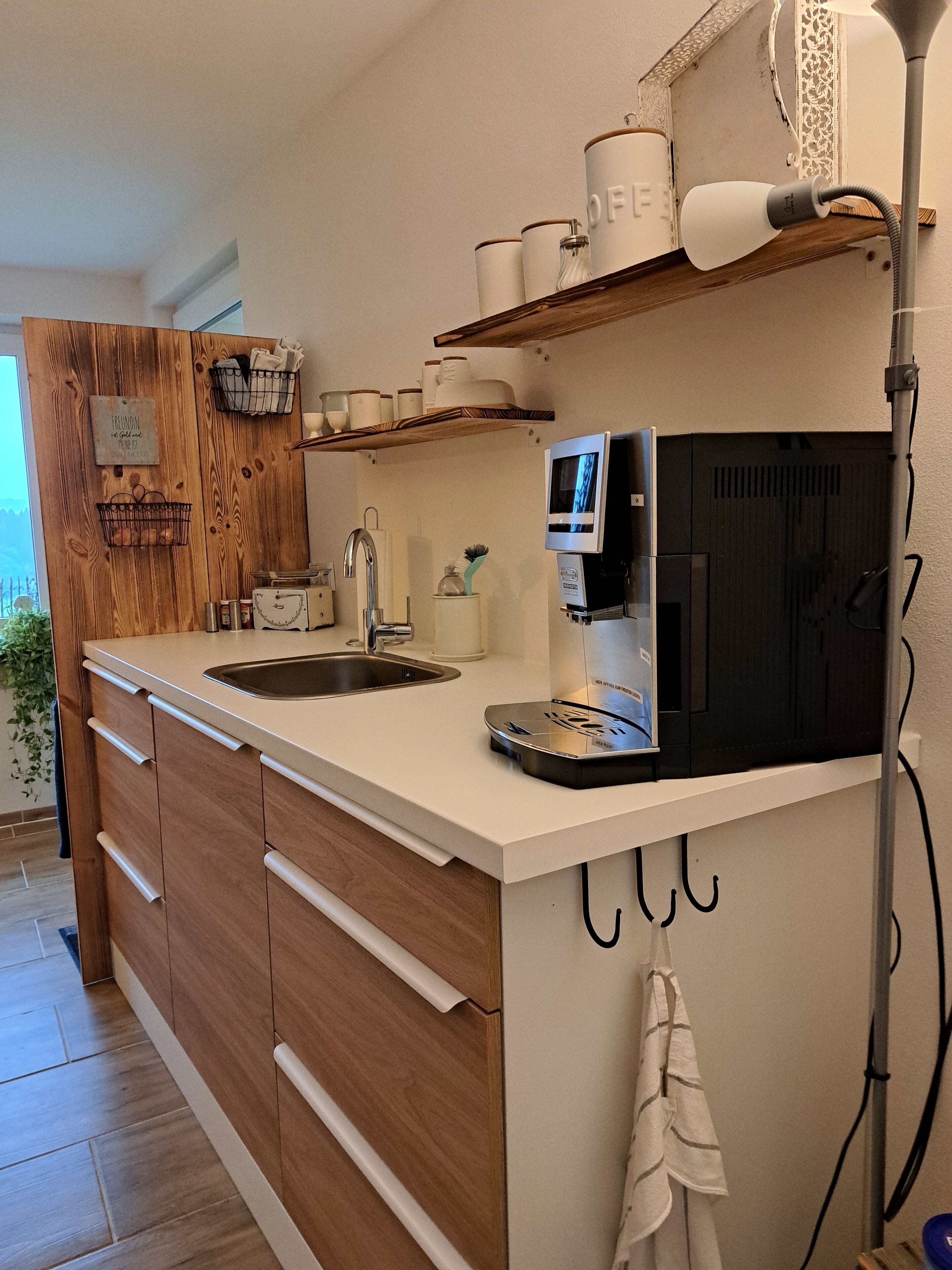 雪櫃、爐具、咖啡機/沖茶器、電熱水壺