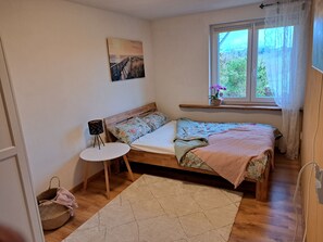 1 bedroom, free WiFi, bed sheets