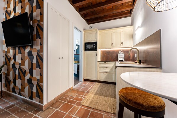 冰箱、微波炉、炉灶、洗碗机